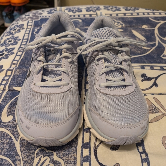 Under Armour sneakers! - Picture 2 of 10